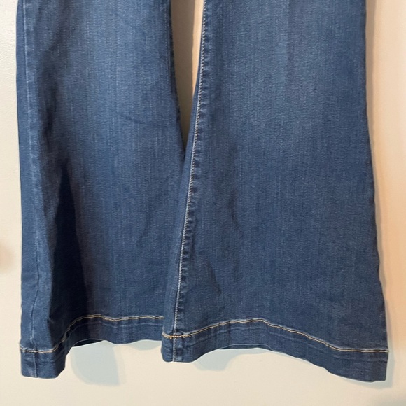 Torrid Sky High A Line Flare Premium Stretch High Rise Jean Size 12 Short - Picture 6 of 16